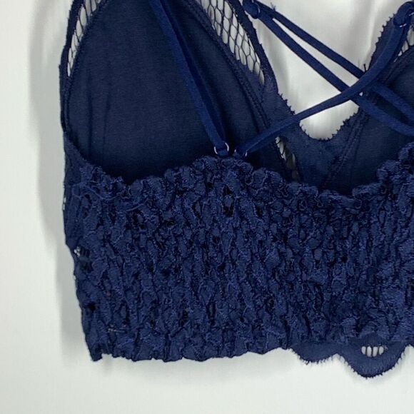 True Women's Pullover Criss-Cross Back Straps Crochet Lace Bralette Blue Small - Picture 6 of 9